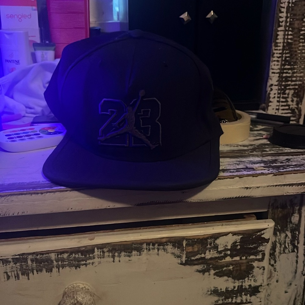 Air Jordan 23 Jumpman Hat
Snapback Cap Black